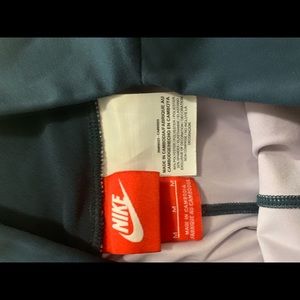 Nike girl leggings size medium